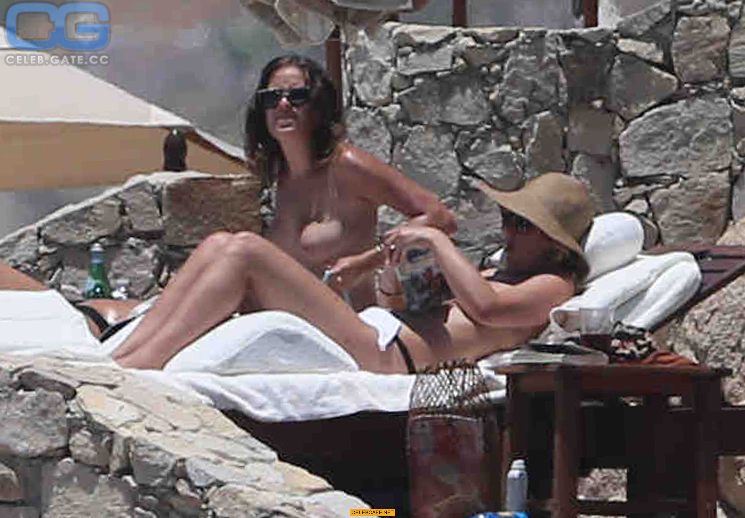 Rumer Willis oops